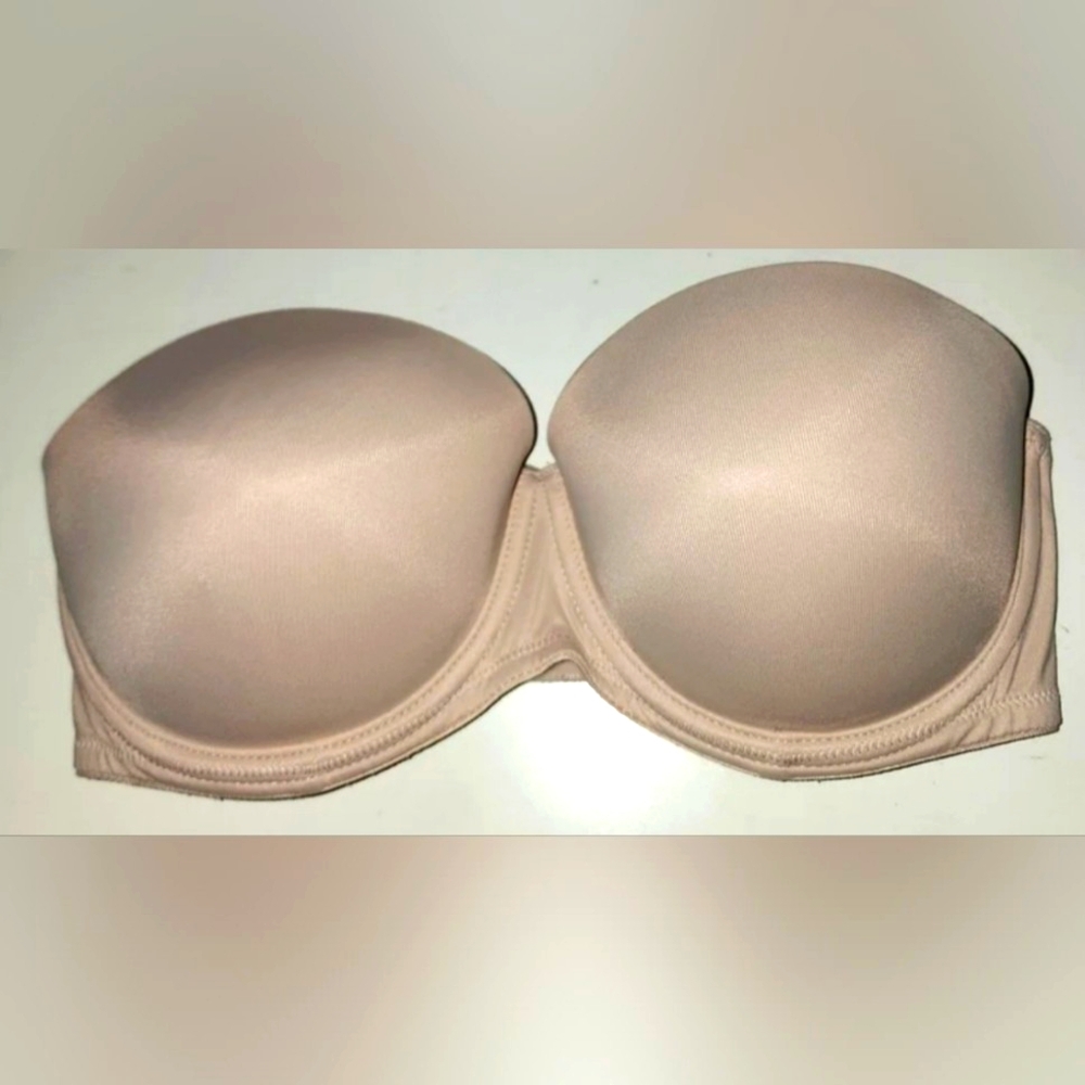 Victorias Secret Wear Everywhere Strapless Beige PushUp Bra 32D --SOLD MERCAR.
